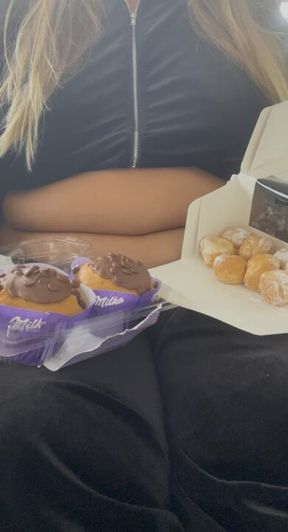 Sweet Treats & Curvy Delights – Cake, Muffins, Cupcakes & Belly Play with Dutch Fat Chat