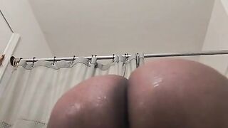 Watch Dirty Boy's Soloboy Thick Booty Bounce as he Sings Homo Ballads