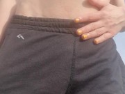 POV : tu espionnes un femboy français en chaleur en plein air  😏💦
