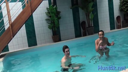 Overwhelming cutie in oral sex action