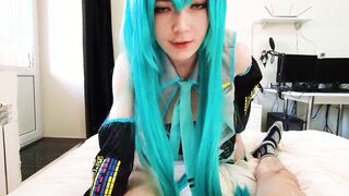 Bae Vocaloid Hatsune Miku came to visit a fan after the concert blown his dick and screwed him