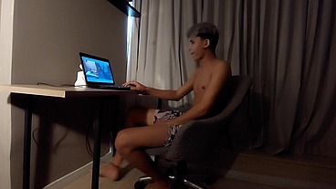 Flagrei meu priminho tocando uma e tive que fazer ele perder o cabaço