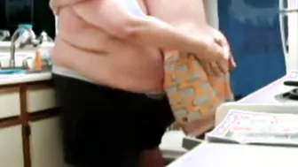 Chubby Daddy Barebacks Younger Guy in Amateur Fuck