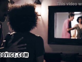 Pervy Photographer Has Sex With Ebony Chick After The Session