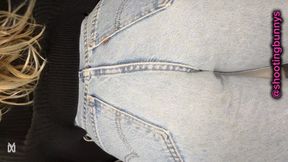 7mins of pure release as Bunny casually farts in her jeans