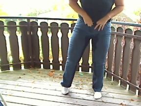 Annadevot - Pissing in jeans