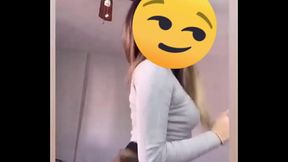 Jovencita Influencer Moviendo el Culo