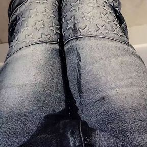 Trying to make it to the toilet before losing control and soaking my favorite skinny jeans POV