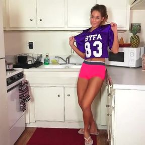 Val Is Cooking