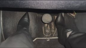 Marie drive her smart in black leather boots on german Autobahn - Highspeed