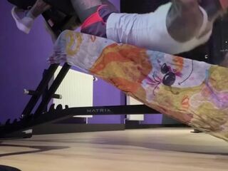 Tattoo model Anuskatzz gym routine 2024 compilation sport bodybuilding fit gal fitnessstudio splits