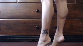Barefoot Tip Toe Calves