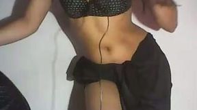 This Indian woman sure looks gorgeous and she's got a body worth checking out