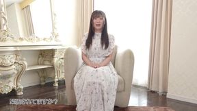 Airi Ichise's seductive smile while giving a passionate blowjob is irresistible