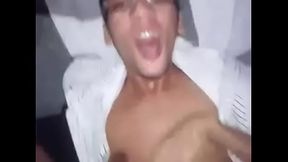 Passivo do cu peludo dando pra dotado