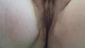 Nicoletta's slow-motion pee solo session