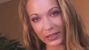 jamie elle slurps down some jizz