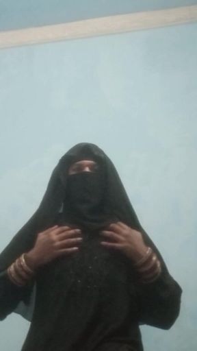 Urvashipatil Rani Kinnar's Vlog Video Goes Viral