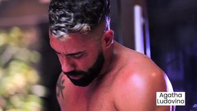 fodi o cuzao da minha cliente, depois de uma massagem para relaxar as pregas