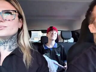 I discovered a window cleaner at the traffic light! And I called her over to be a porn actor and have hawt sex in our car in the centre of the street. I made her all juicy and this babe smeared our whole car seat.