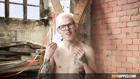 ”Sean pumps  twink Noah Carter with a new machine”