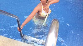 Married Tourist Wet Out and Masturbating on Swimming Pool