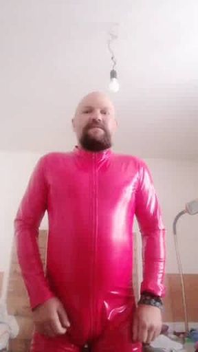 BigSlaveAndreas in red latex