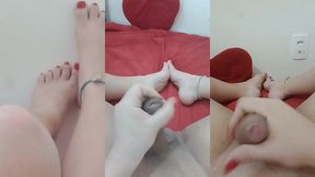 gozando mostrando os pes