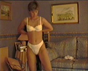 Skinny mature blondie strips on webcam exposing her body