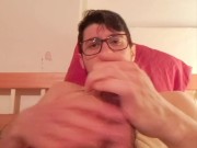 Una mega sborrata per rilassarsi e godere di tutto quel latte