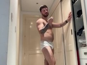 Brought to the gym and Giants bellybutton post workout vore