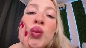 Jolie Kitty Private Show