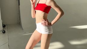 perfect yoga in short shorts - cameltoe