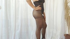 Stephanie ultra sexy footjob in Pantyhose with her dildo