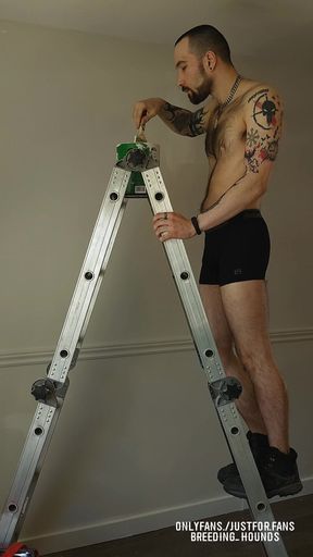 Cum hungry muscle bear sucking his tattooed roomate up a ladder while renovating the house.