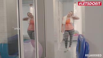 Victoria Summers' Sizzling Gym Workout with Hot Guys