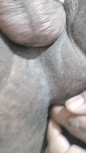 Want cocks to fuck my ass. Are there any cocks to fuck me