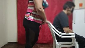 le pagamos 100 $ a una pareja de casada para jugar el juego del test a ver si adivina que tienen en su boca la chica le poner los cuerno con el modelo del juego terminan follando parte 2/2