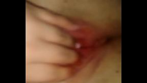 Chubby Michigan pawg fingering herself