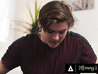 MOM'S HUNK - Danielle Renae Teases Stepson Tyler Cruise With No Pants And Large Boobs Pop-Out Screw