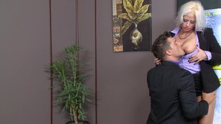 Sex in the office gives a chance to relax and gain energy