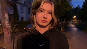 Teen Lets Rich Guy Fuck Her on First Date
