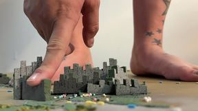 Q6c mega giantess rampages to grow giga