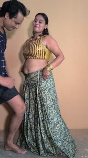 Amateur Indian couple presenting extremely hot dance