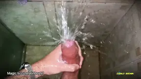 No hands water masturbation. Letting the stream of water fall on my big uncut latino cock until it makes me cum hands fr