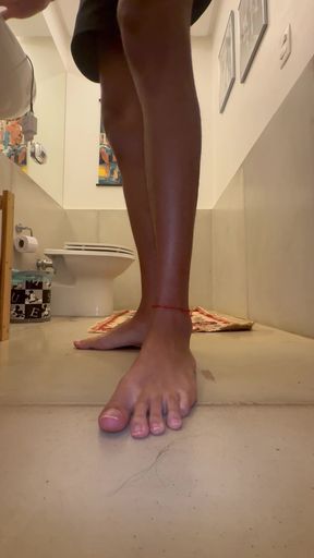 My Young feet making u happy, worship me