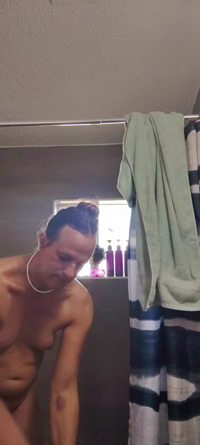 I like to suck cock and swallow cum