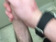 me corro en baño publico 18 años
