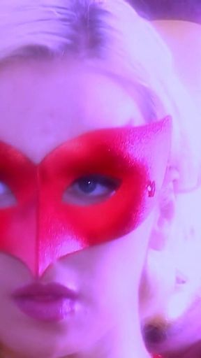 Blonde Bombshell Julie Hunter Double Penetration Ecstasy