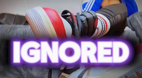 GYMGIRL IN SNEAKERS IGNORES YOU